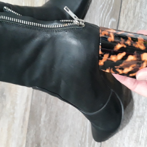 Sol Sana black leather 3 inch heel zip ankle boots with modern heel. Size 6.5 - Picture 5 of 11